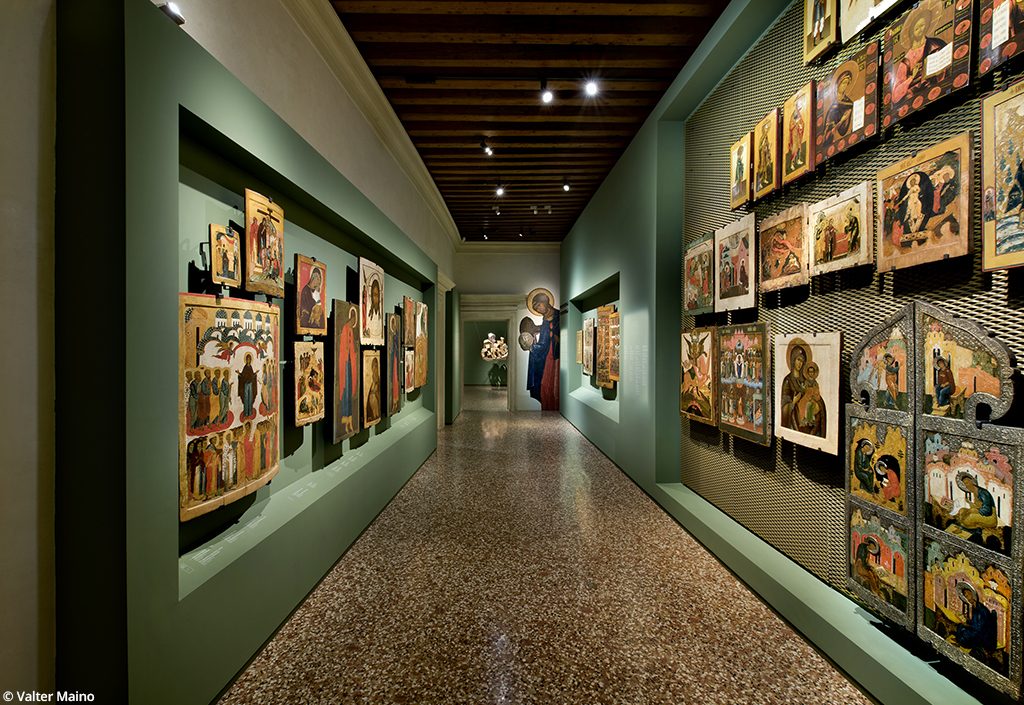 Inside of Gallerie d'Italia - Vicenza, The Collection of Russian Icons