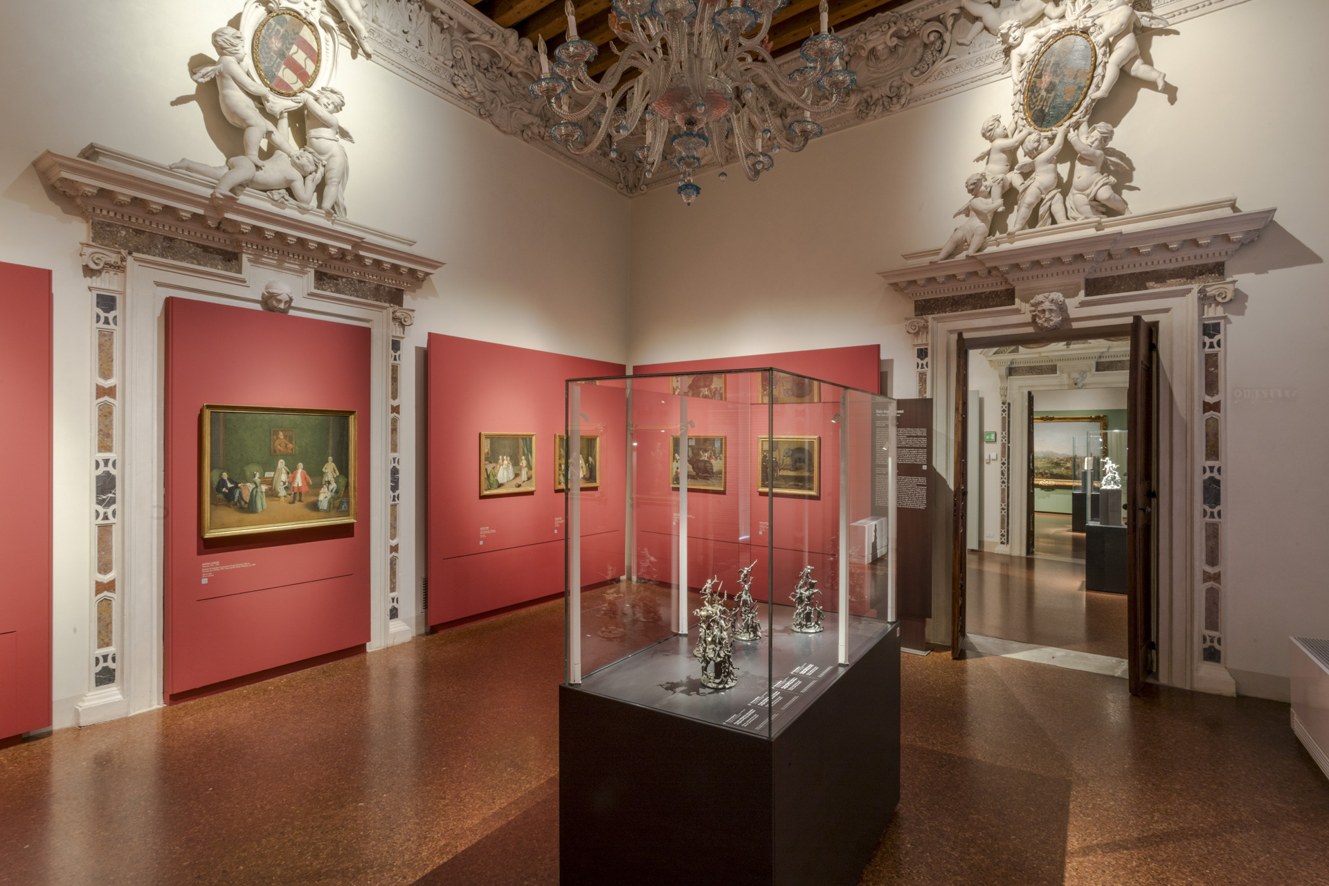 Foto allestimento mostra "La Caduta degli angeli ribelli. Francesco Bertos" a Vicenza