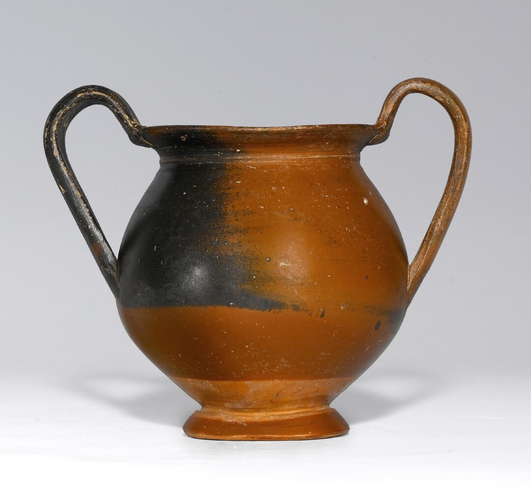 Kantharos-shaped vase