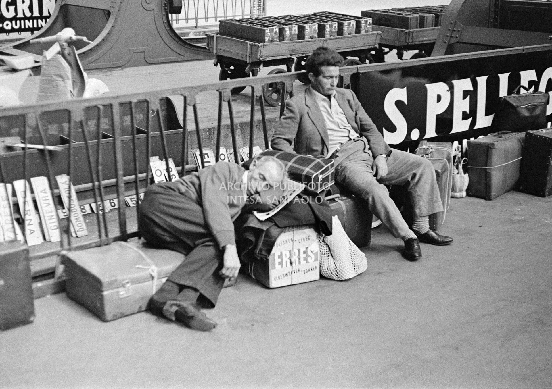 Immigrants from South Italy at Stazione Centrale in Milan