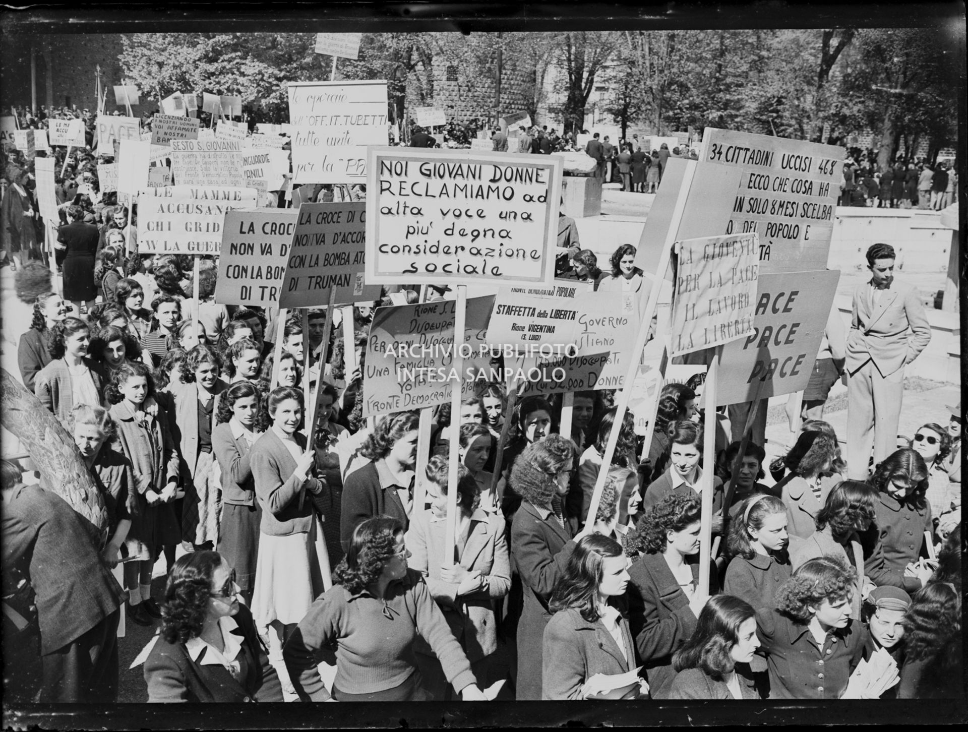 Corteo delle donne per la pace, 10 april 1948, Publifoto