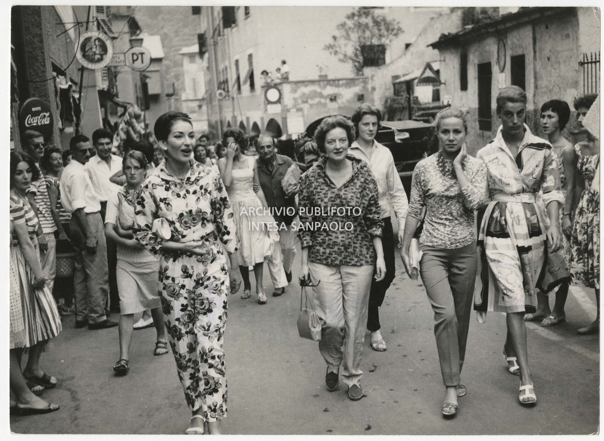 Maria Callas walking around town with Diana and Sarah Churchill, Athina Onassis and Antonella Piaggio Agnelli