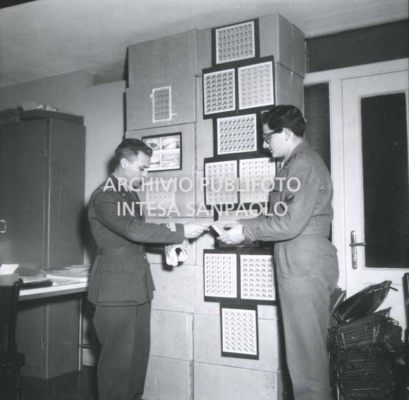 Il Servizio filatelico approntato dal Comitato Organizzatore nell'ambito del Servizio stampa e informazioni