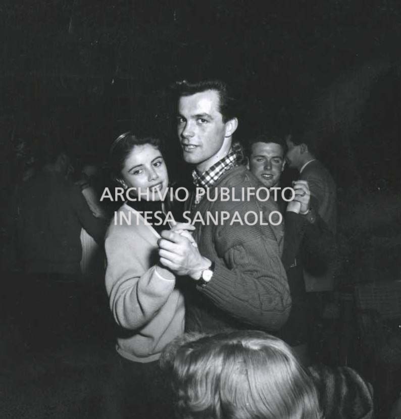 Toni Sailer balla con Francine Briand