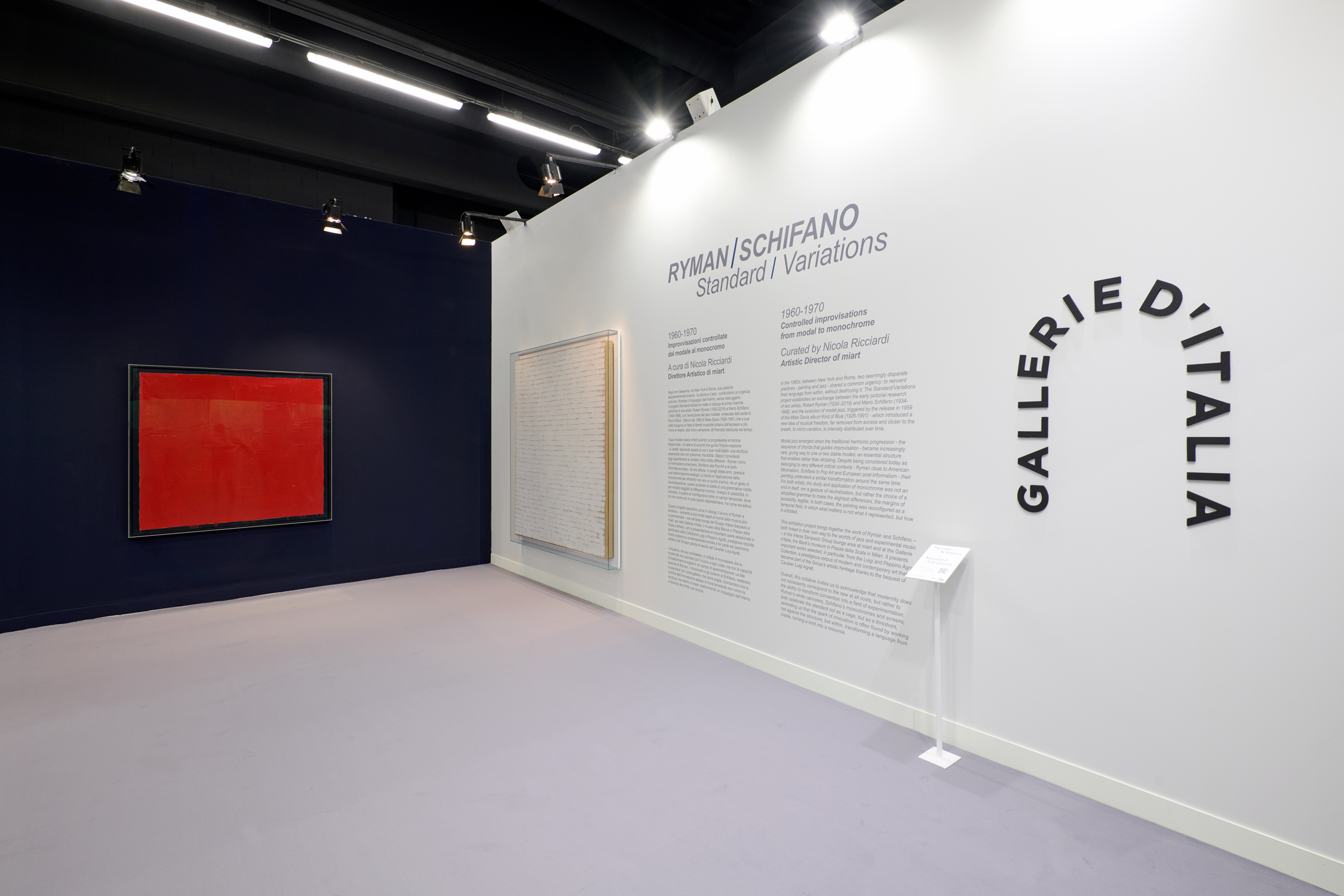 Fotografia allestimento miart 2026 Galleire d'Italia Ryman e Schifano