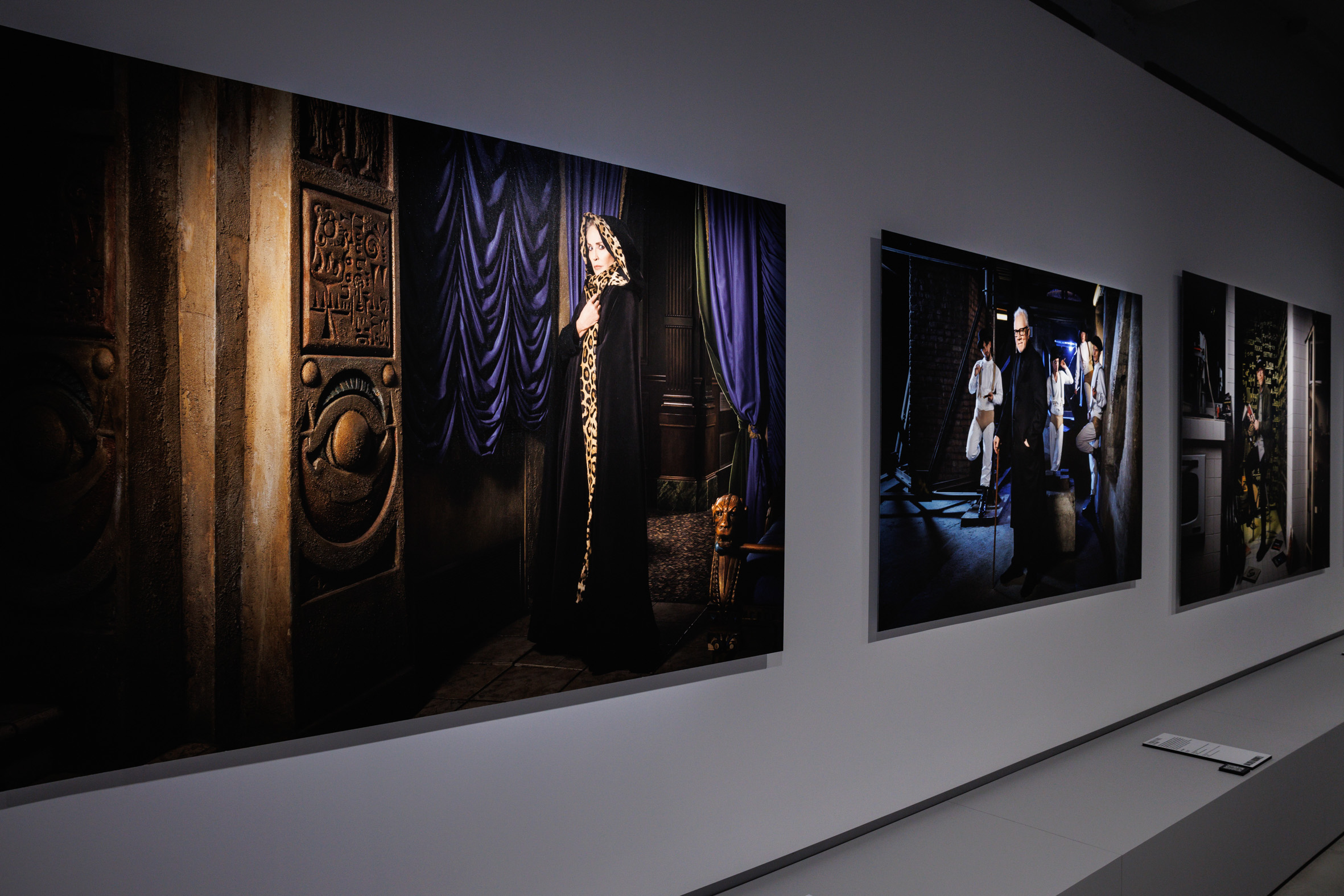 allestimento fotografie di  "Riccardo Ghilardi. Piano sequenza la Mole" 