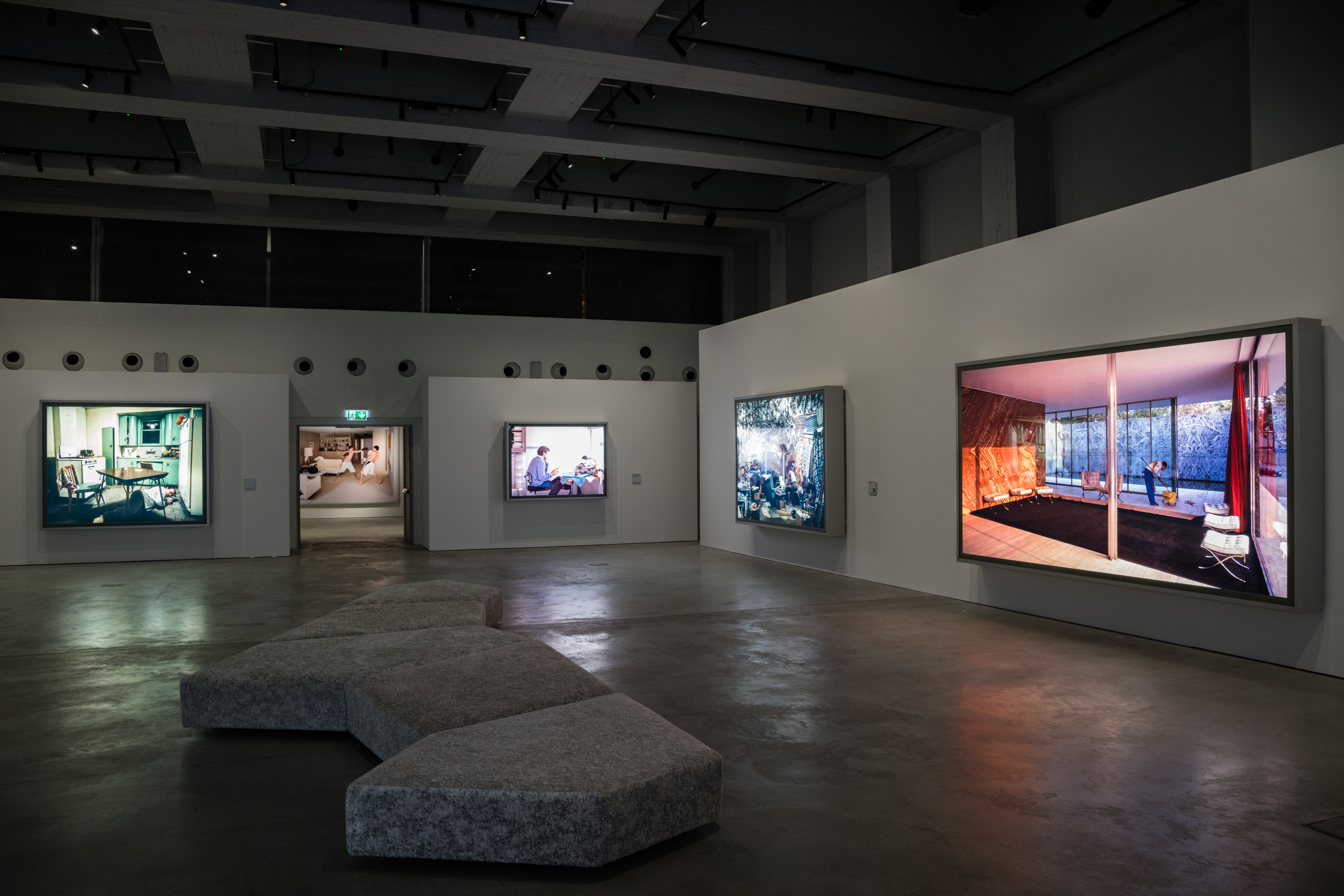 Fotografie della mostra "Jeff Wall. Photographs" a Torino