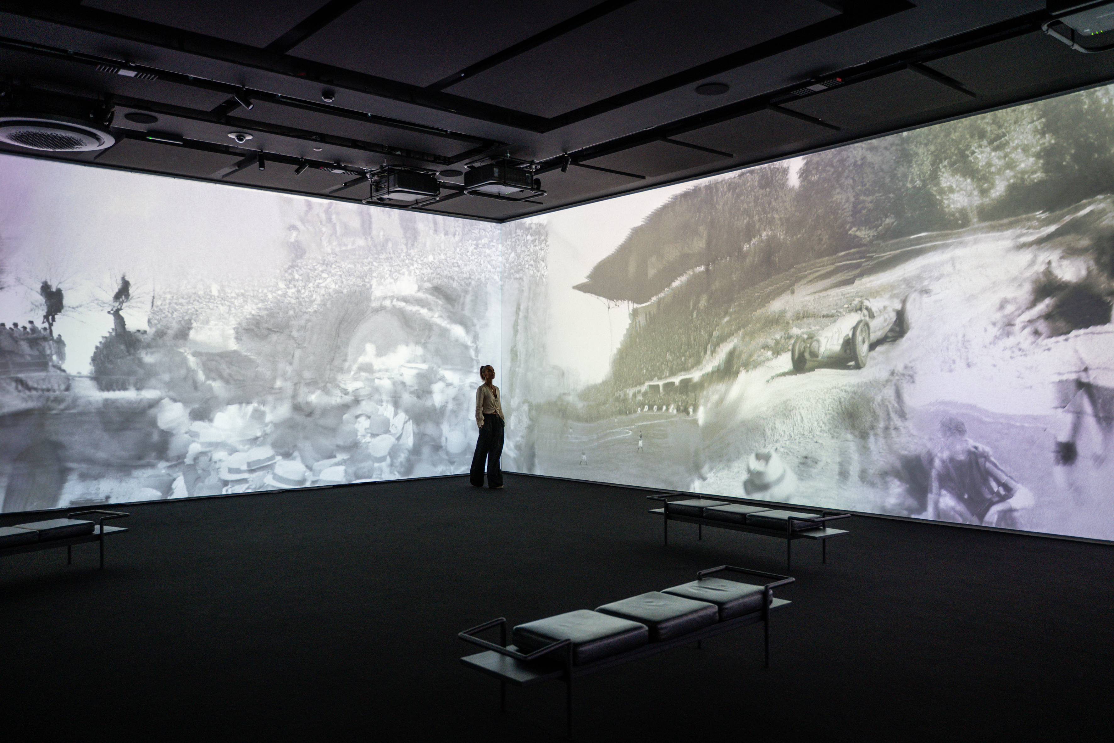 Allestimento della mostra "Erik Kessels. Un'immagine"