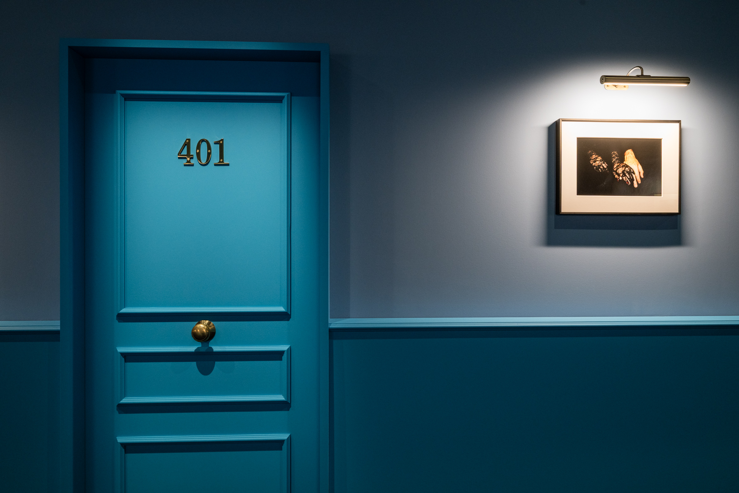 Fotografie della mostra "Diana Markosian. Replaced" a Torino 