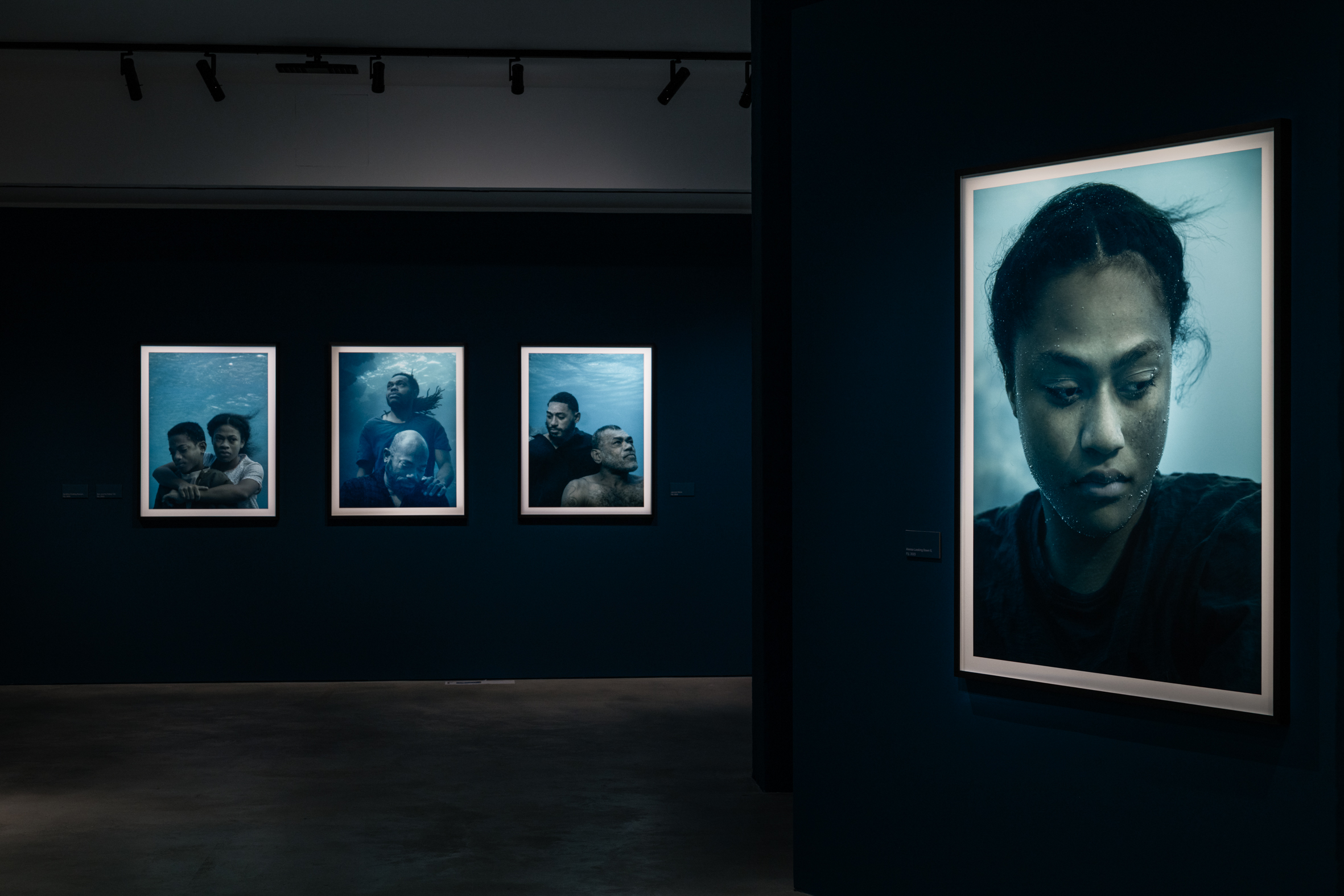 Fotografie della mostra "Nick Brandt. The Day May Break. La luce alla fine del giorno" alle Gallerie d'Italia - Torino